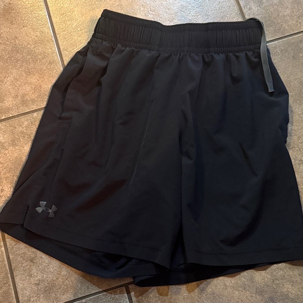 Men’s Under Armour black Athletic Shorts